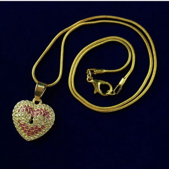 New Rhinestone Key To My Heart Gold Necklace. - Picture 2 of 2